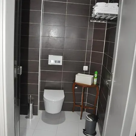 康斯坦丁诺花园公寓